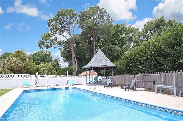 5212 Windsor LN, Virginia Beach, VA 23464
