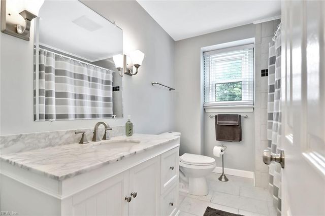 5212 Windsor LN, Virginia Beach, VA 23464