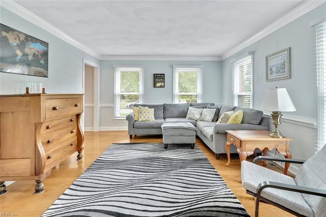 5212 Windsor LN, Virginia Beach, VA 23464