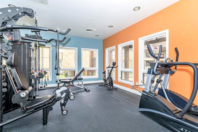10301 Sandpiper Drive 18-212, Houston, TX 77096