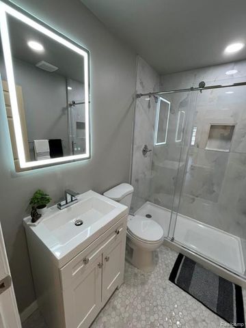 14250 Inkster Road, Redford Charter Township, MI 48239