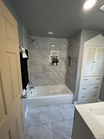 14250 Inkster Road, Redford Charter Township, MI 48239