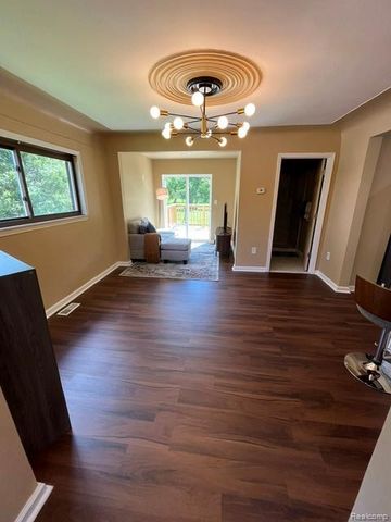 14250 Inkster Road, Redford Charter Township, MI 48239
