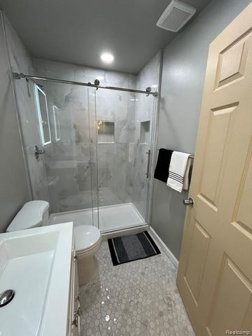 14250 Inkster Road, Redford Charter Township, MI 48239