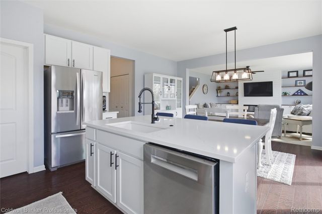 2323 Yasmin Drive, Commerce Charter Township, MI 48382
