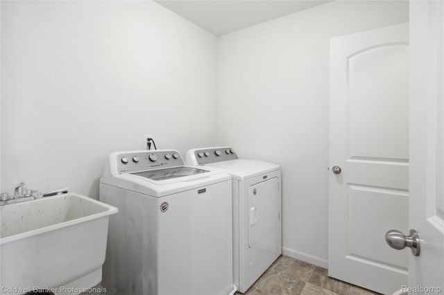2323 Yasmin Drive, Commerce Charter Township, MI 48382