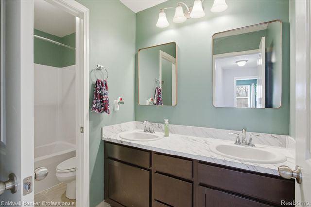 2323 Yasmin Drive, Commerce Charter Township, MI 48382