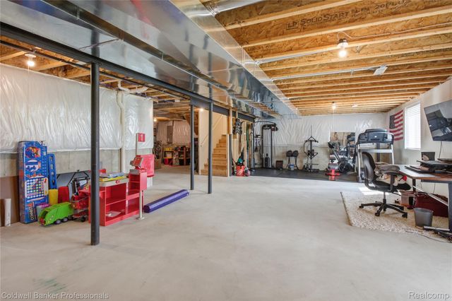 2323 Yasmin Drive, Commerce Charter Township, MI 48382