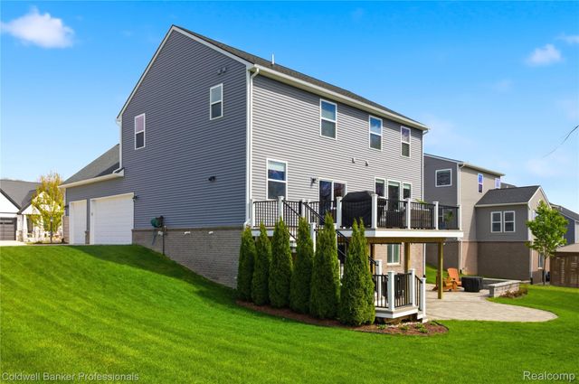 2323 Yasmin Drive, Commerce Charter Township, MI 48382