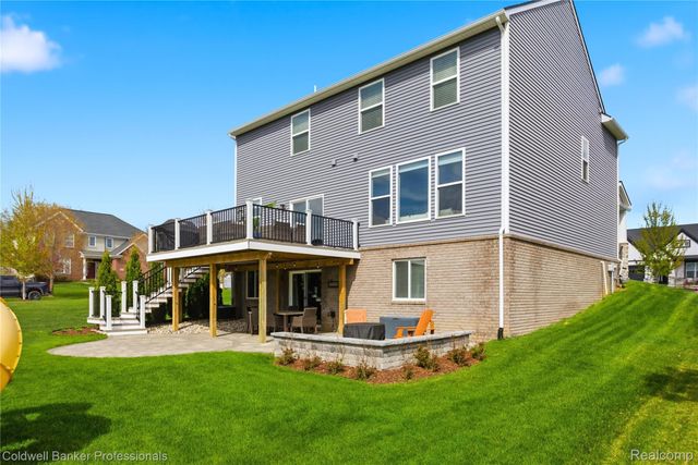 2323 Yasmin Drive, Commerce Charter Township, MI 48382