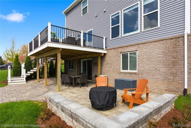 2323 Yasmin Drive, Commerce Charter Township, MI 48382