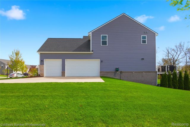 2323 Yasmin Drive, Commerce Charter Township, MI 48382