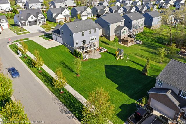 2323 Yasmin Drive, Commerce Charter Township, MI 48382