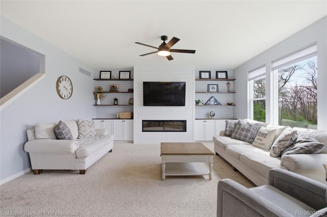 2323 Yasmin Drive, Commerce Charter Township, MI 48382