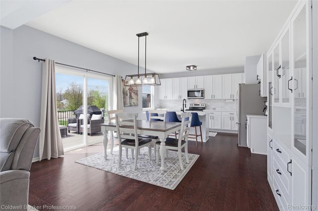 2323 Yasmin Drive, Commerce Charter Township, MI 48382