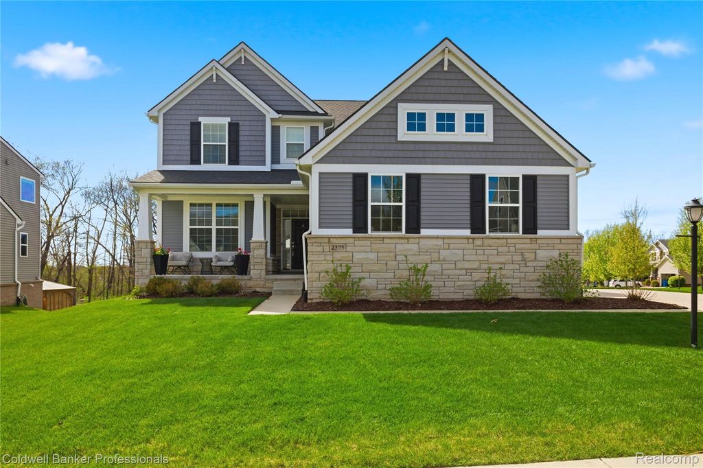 2323 Yasmin Drive, Commerce Charter Township, MI 48382
