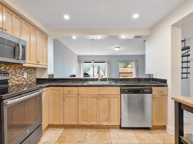 515 NE 38th Street 10, Miami, FL 33137