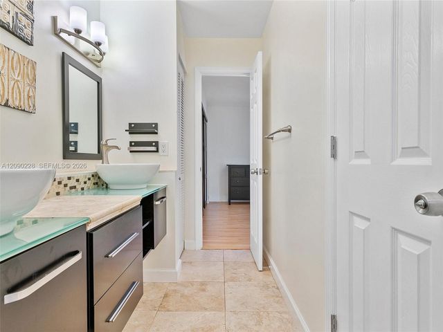 515 NE 38th Street 10, Miami, FL 33137