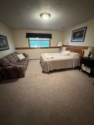 832 Highbanks Drive 19, Allegan, MI 49010