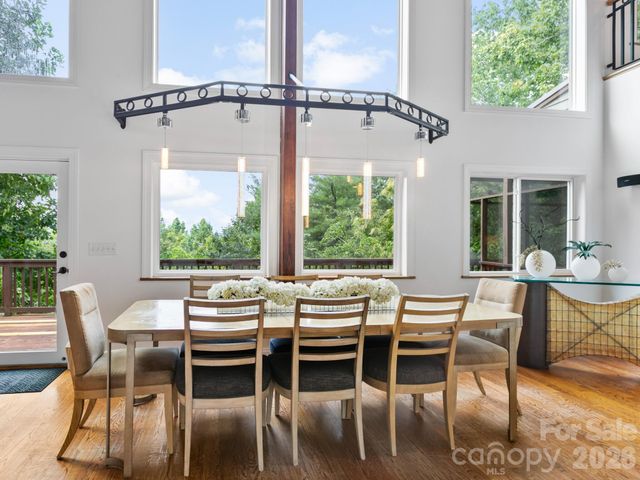 60 Whispering Stream Trail, Hendersonville, NC 28739