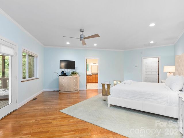 60 Whispering Stream Trail, Hendersonville, NC 28739