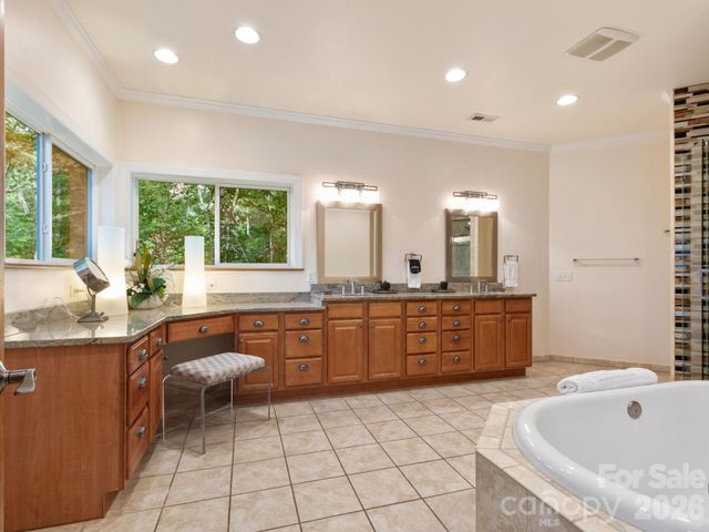 60 Whispering Stream Trail, Hendersonville, NC 28739