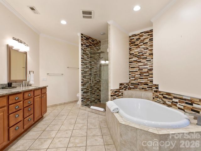 60 Whispering Stream Trail, Hendersonville, NC 28739