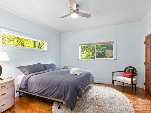 60 Whispering Stream Trail, Hendersonville, NC 28739