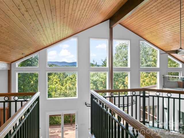 60 Whispering Stream Trail, Hendersonville, NC 28739