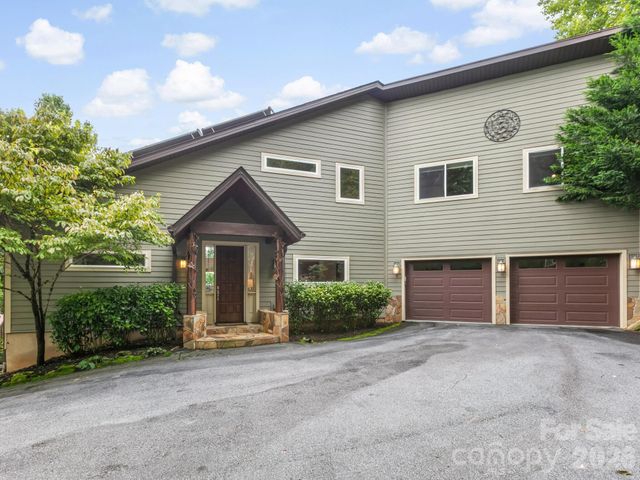 60 Whispering Stream Trail, Hendersonville, NC 28739