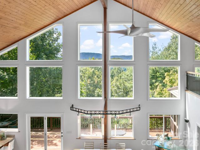 60 Whispering Stream Trail, Hendersonville, NC 28739