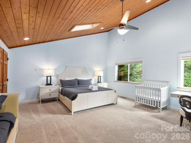 60 Whispering Stream Trail, Hendersonville, NC 28739