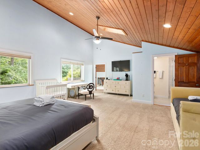 60 Whispering Stream Trail, Hendersonville, NC 28739