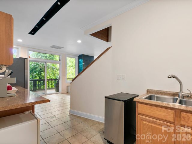 60 Whispering Stream Trail, Hendersonville, NC 28739