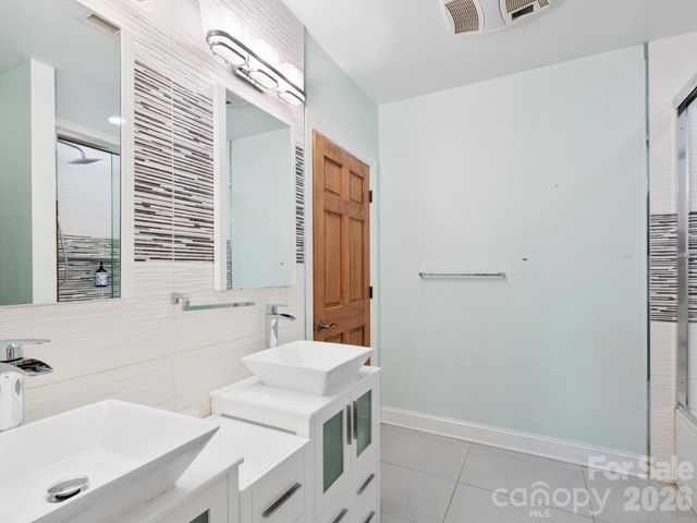 60 Whispering Stream Trail, Hendersonville, NC 28739