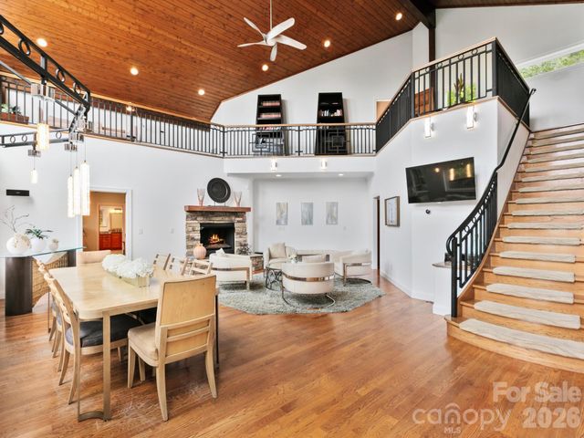 60 Whispering Stream Trail, Hendersonville, NC 28739