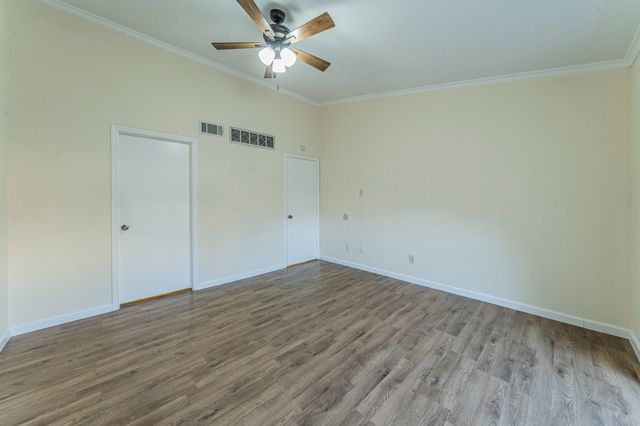 2733 Silver Creek Drive 205, Arlington, TX 76006