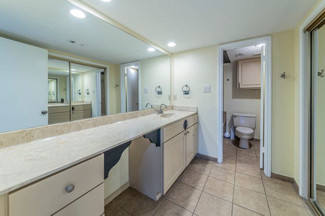 2733 Silver Creek Drive 205, Arlington, TX 76006