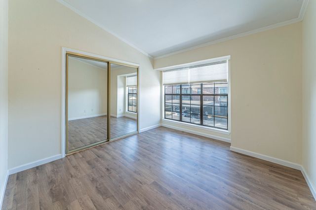 2733 Silver Creek Drive 205, Arlington, TX 76006