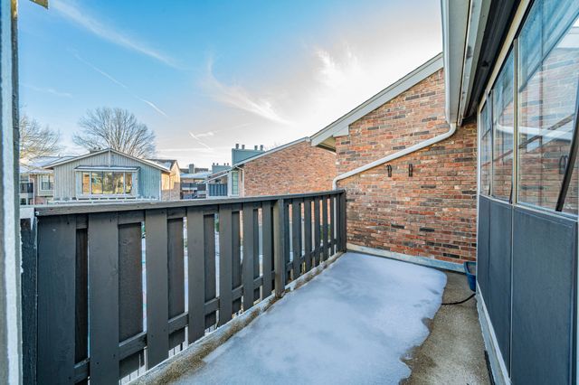 2733 Silver Creek Drive 205, Arlington, TX 76006