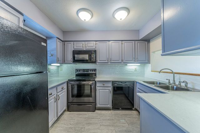 2733 Silver Creek Drive 205, Arlington, TX 76006