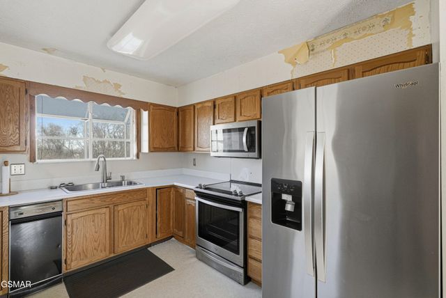 2812 Burnett Drive, Kodak, TN 37764