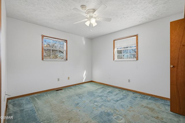 2812 Burnett Drive, Kodak, TN 37764