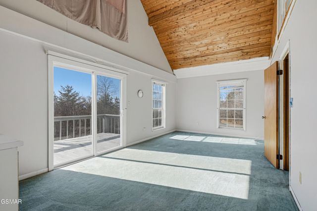 2812 Burnett Drive, Kodak, TN 37764