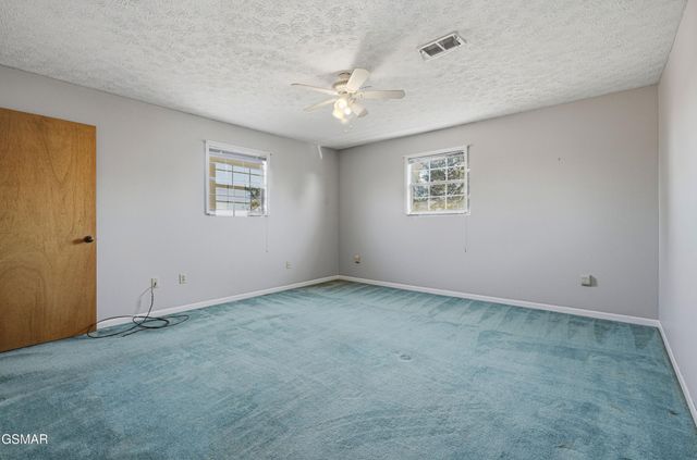 2812 Burnett Drive, Kodak, TN 37764