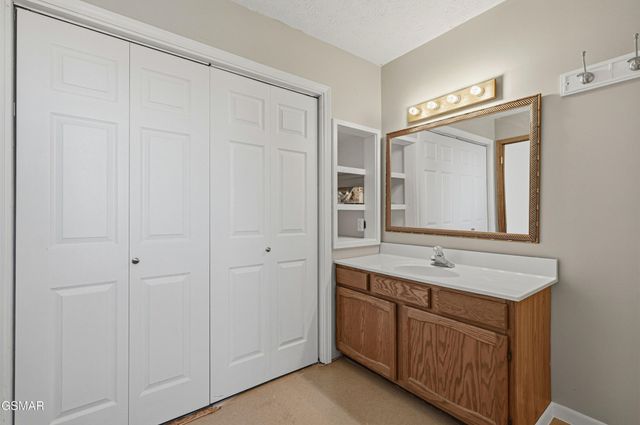 2812 Burnett Drive, Kodak, TN 37764