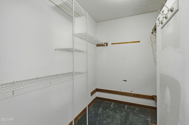 2812 Burnett Drive, Kodak, TN 37764