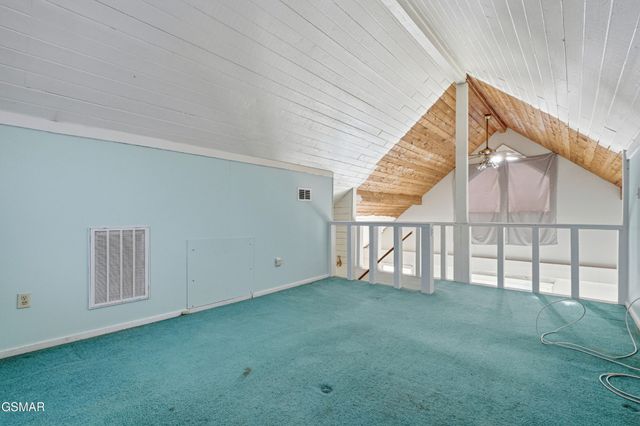 2812 Burnett Drive, Kodak, TN 37764