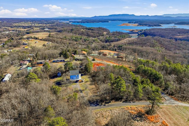 2812 Burnett Drive, Kodak, TN 37764