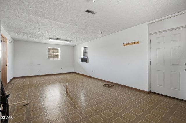 2812 Burnett Drive, Kodak, TN 37764